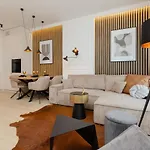 Lux Kasprzaka 29 With Parking By Renters Prestige Appartamento Varsavia
