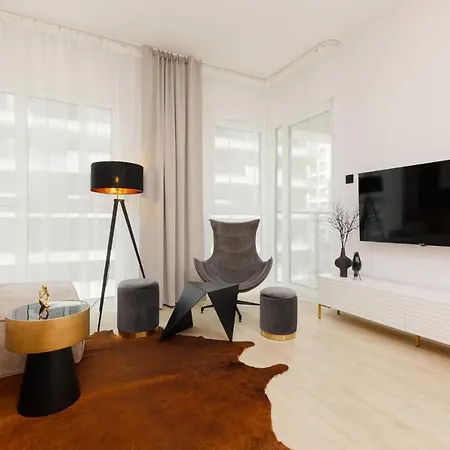 Lux Kasprzaka 29 With Parking By Renters Prestige Appartamento Varsavia